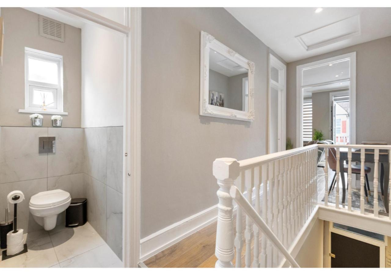 Chic & Radiant Retreat In Harringay Ladder * Londra