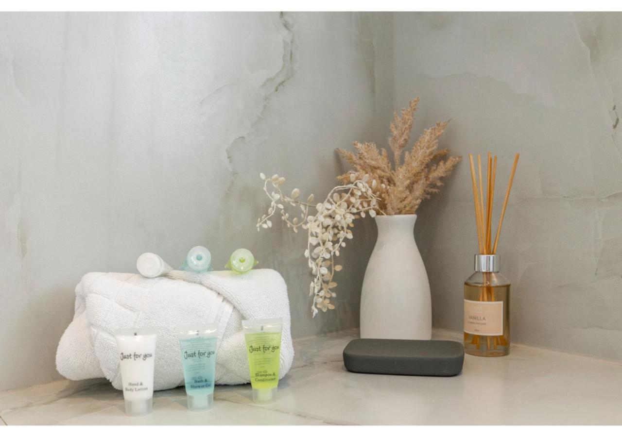 Chic & Radiant Retreat In Harringay Ladder Londra